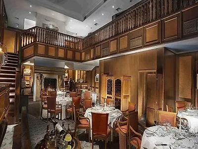 آرت نوفو بالاس فندق 5*